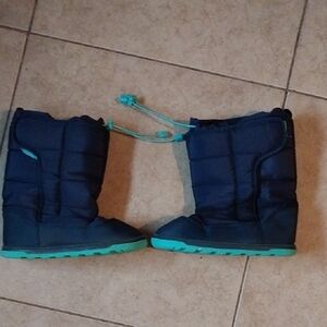 Ten Little Blue and Teal Winter Boots Little Boy or Girl Size 13